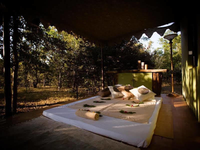 Singinawa Jungle Lodge Kanha Lagma Buitenkant foto